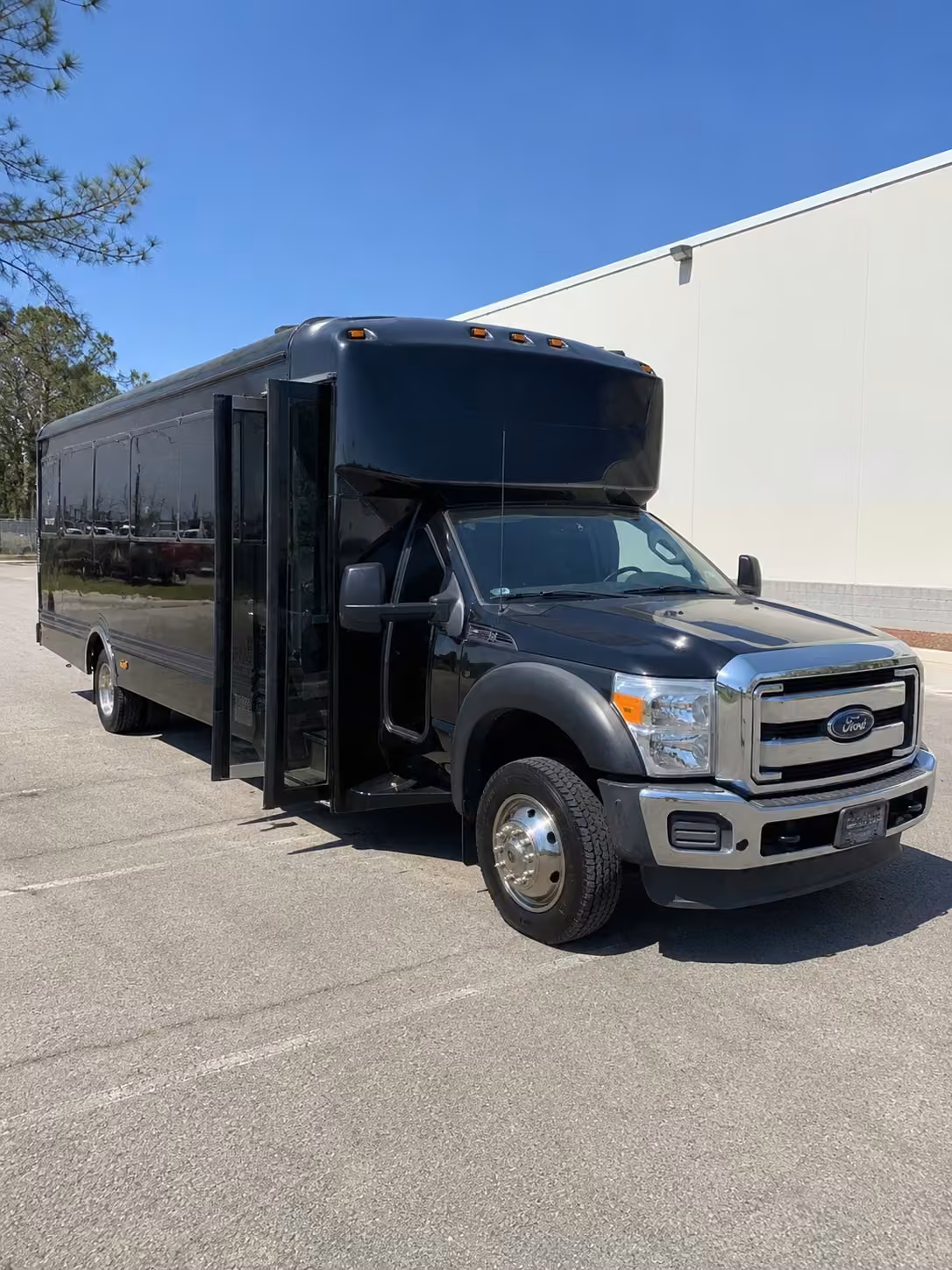 25 passenger party bus