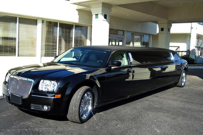 Naples 10 Passenger Limo